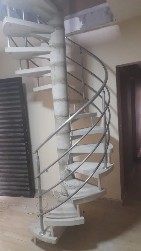 Corrimão de ferro para escada externa