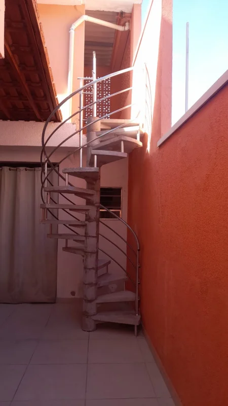 Corrimão metálico para escada