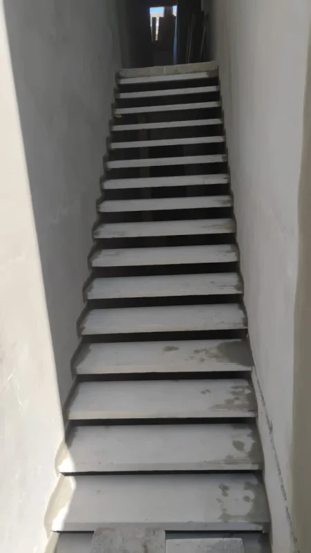 Escada pré moldada preço