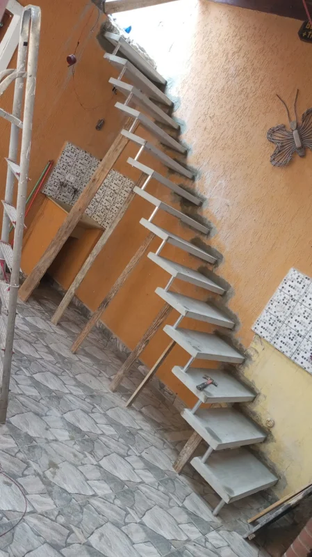 Escada pré moldada vazada