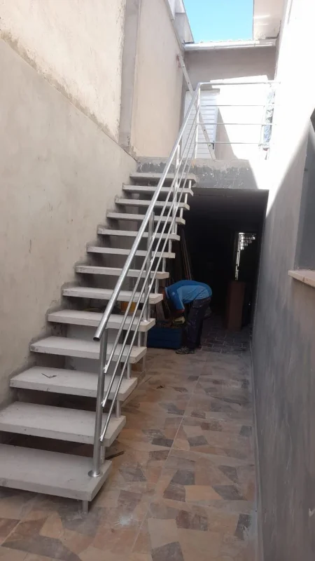 Escada pré montada de cimento
